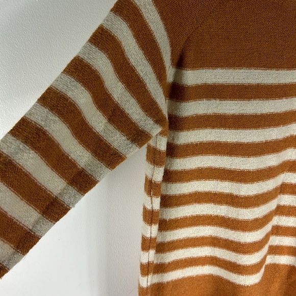 Easel Orange Spice Fuzzy Striped Pullover Women’s Sweater Rounded Hems Large - Picture 6 of 7